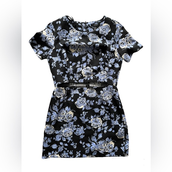 Forever 21 T-Shirt Cut-Out Dress - Picture 2 of 4